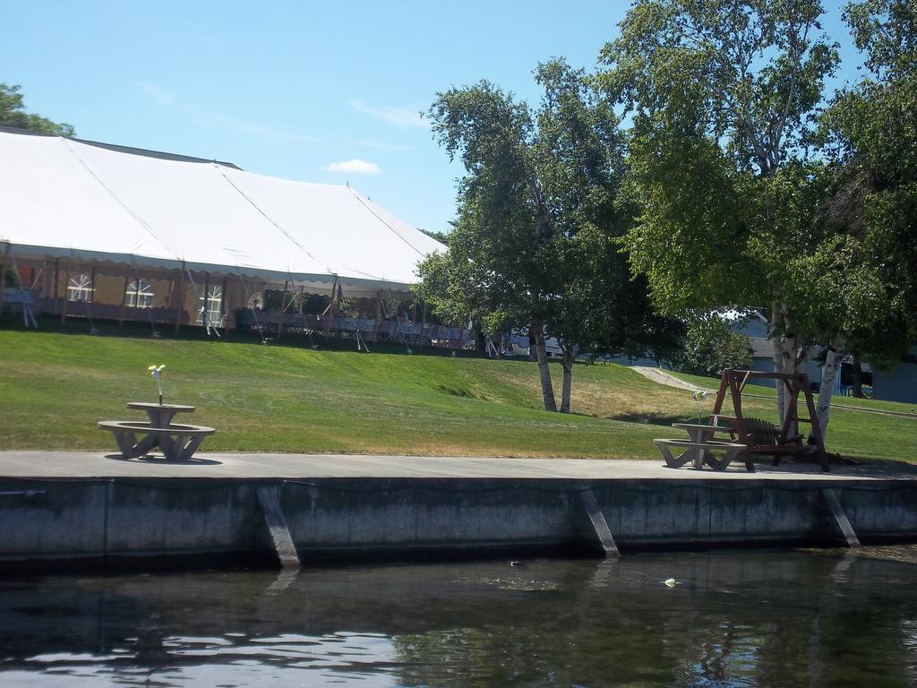 Stone Fence Resort Огденсбърг Екстериор снимка