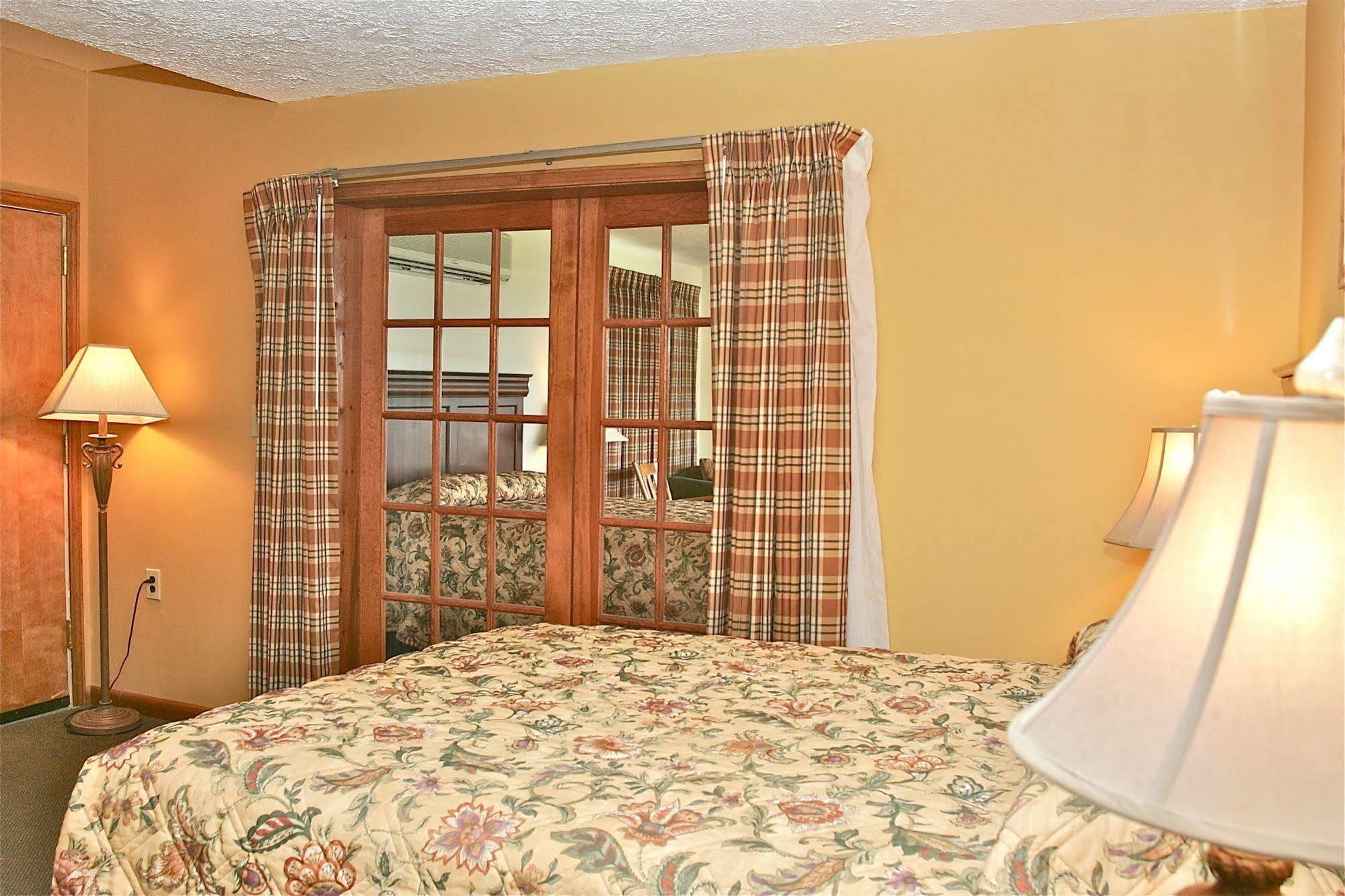 Stone Fence Resort Огденсбърг Екстериор снимка
